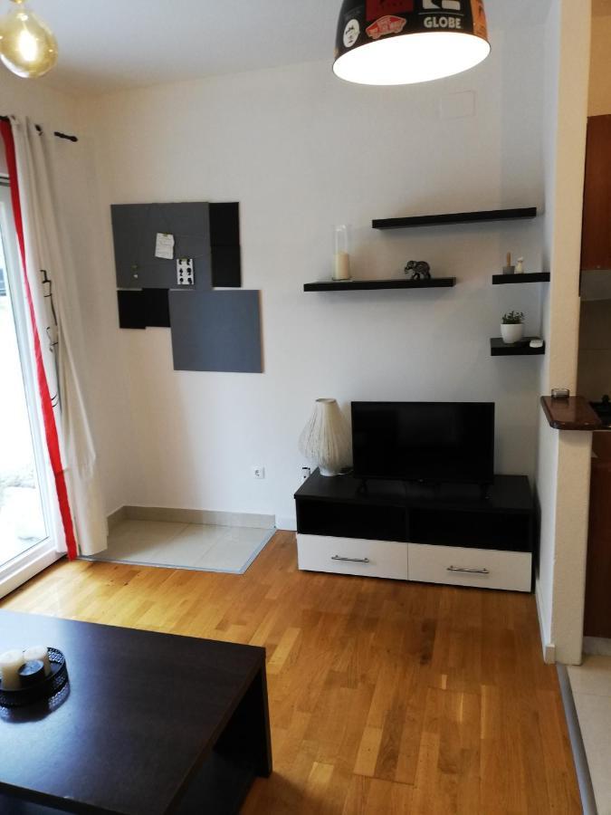 Mala Tonina Apartment Tucepi Luaran gambar