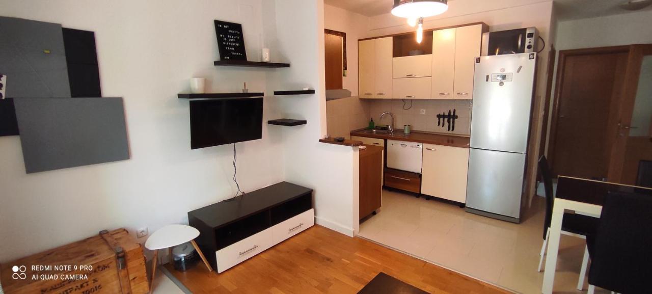 Mala Tonina Apartment Tucepi Bilik gambar