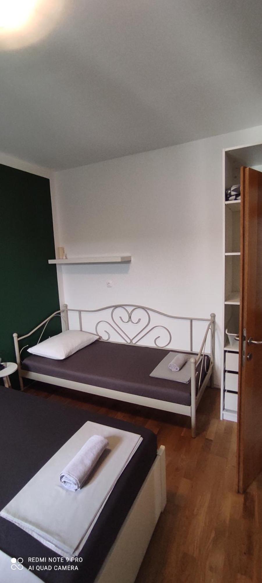 Mala Tonina Apartment Tucepi Bilik gambar
