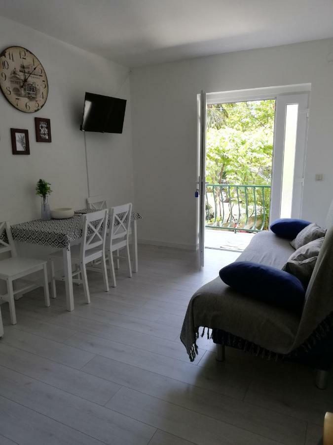 Mala Tonina Apartment Tucepi Luaran gambar